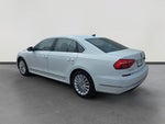 2016 Passat Thumbnail 3