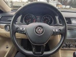 2017 Passat Thumbnail 23