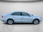 2017 Passat Thumbnail 5