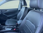 2017 Passat Thumbnail 18