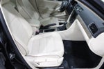 2017 Passat Thumbnail 23