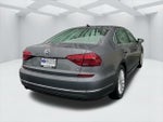 2017 Passat Thumbnail 5