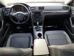 2017 Passat Thumbnail 15