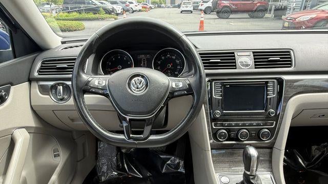 2016 Volkswagen Passat 1.8T SE