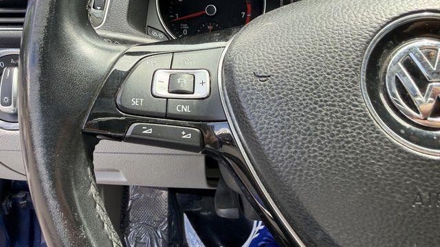 2016 Volkswagen Passat 1.8T SE