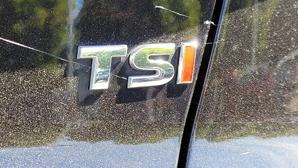 2018 Volkswagen Passat 2.0T SEL Premium