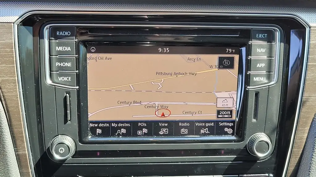 2018 Volkswagen Passat 2.0T SEL Premium