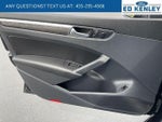 2018 Passat Thumbnail 17
