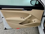 2017 Passat Thumbnail 11