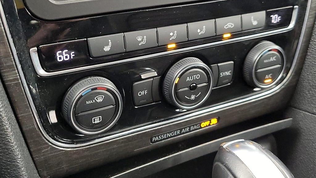 2016 Volkswagen Passat 1.8T SEL