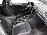 2017 Passat Thumbnail 23