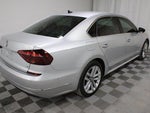 2017 Passat Thumbnail 26