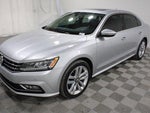 2017 Passat Thumbnail 30