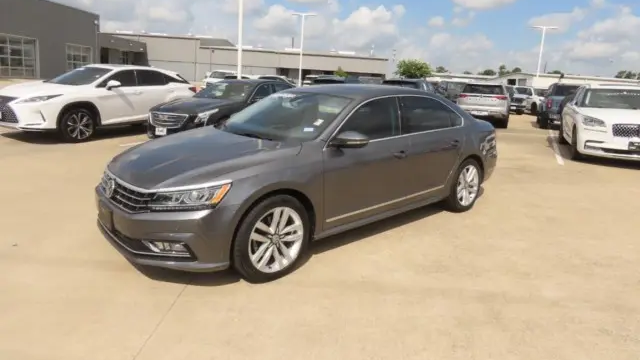 2017 Volkswagen Passat 1.8T SEL Premium