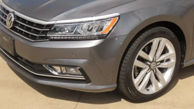 2017 Volkswagen Passat 1.8T SEL Premium
