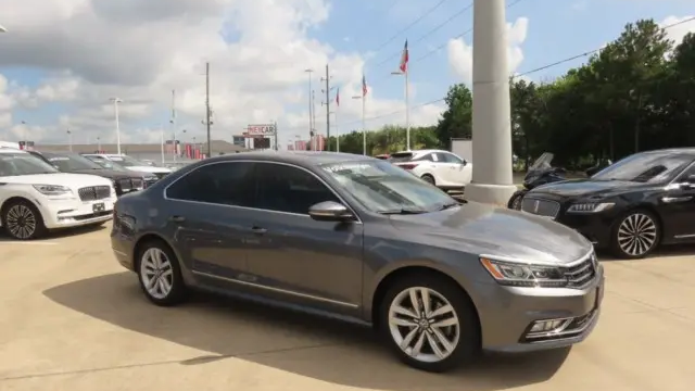 2017 Volkswagen Passat 1.8T SEL Premium