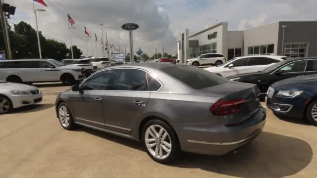 2017 Volkswagen Passat 1.8T SEL Premium