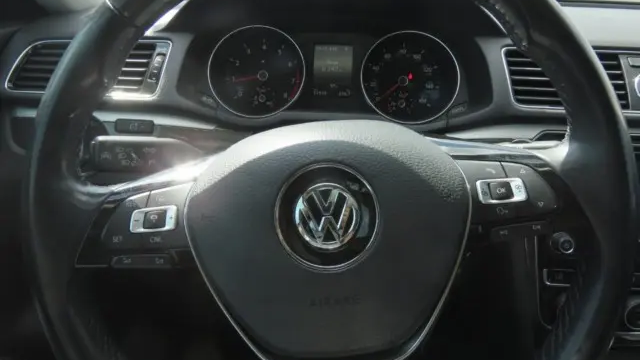 2017 Volkswagen Passat 1.8T SEL Premium
