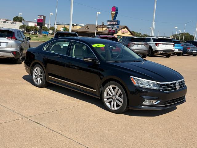 2017 Volkswagen Passat 1.8T SEL Premium — photo 1 of 11