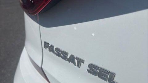 2017 Volkswagen Passat 1.8T SEL Premium