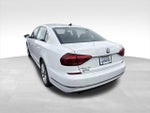 2017 Passat Thumbnail 4