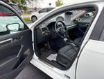 2017 Passat Thumbnail 10
