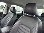 2017 Passat Thumbnail 13