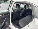 2017 Passat Thumbnail 22