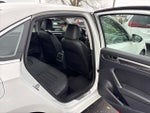 2017 Passat Thumbnail 28