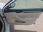 2017 Passat Thumbnail 16