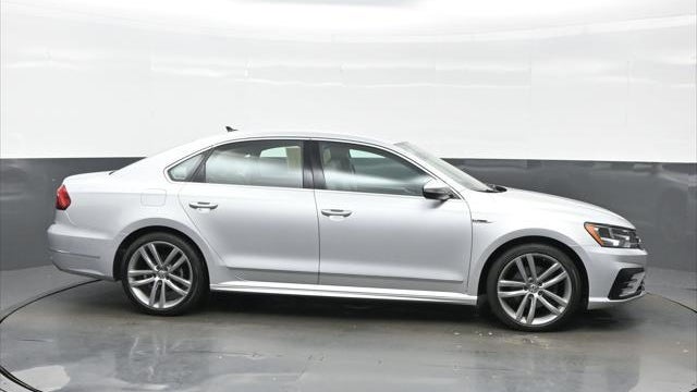 2017 Volkswagen Passat 1.8T R-Line