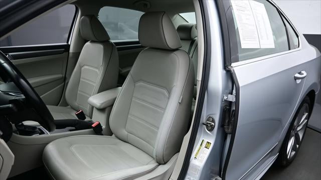 2017 Volkswagen Passat 1.8T R-Line