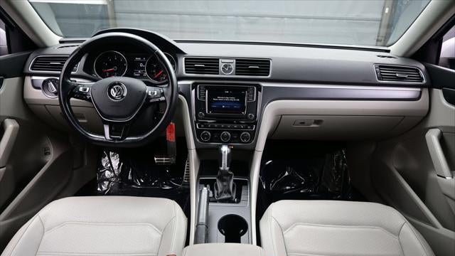 2017 Volkswagen Passat 1.8T R-Line