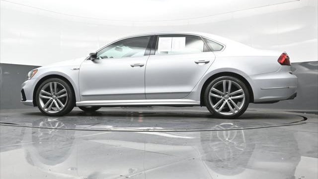 2017 Volkswagen Passat 1.8T R-Line