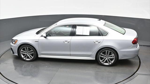 2017 Volkswagen Passat 1.8T R-Line