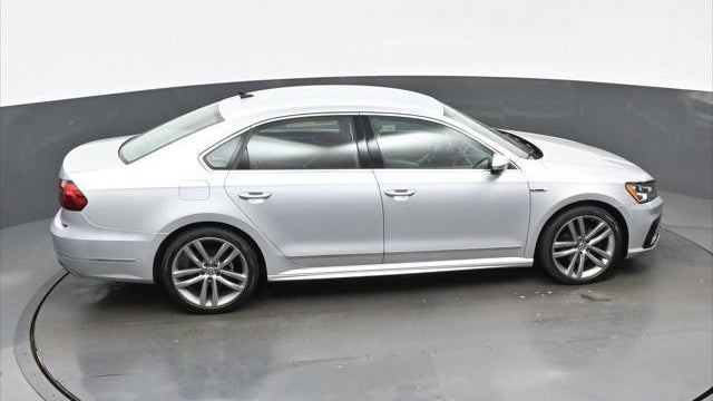 2017 Volkswagen Passat 1.8T R-Line