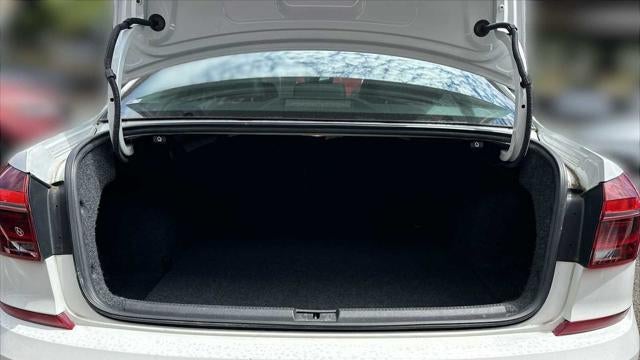 2017 Volkswagen Passat 1.8T R-Line
