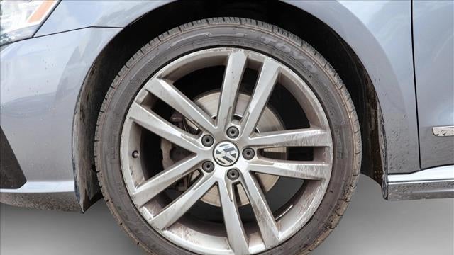 2017 Volkswagen Passat 1.8T R-Line