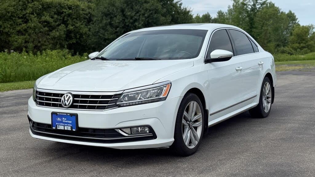 Preowned 2017 Volkswagen Passat 1.8T SE for Sale