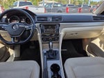 2017 Passat Thumbnail 15