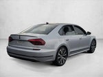 2018 Passat Thumbnail 3