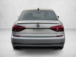 2018 Passat Thumbnail 4