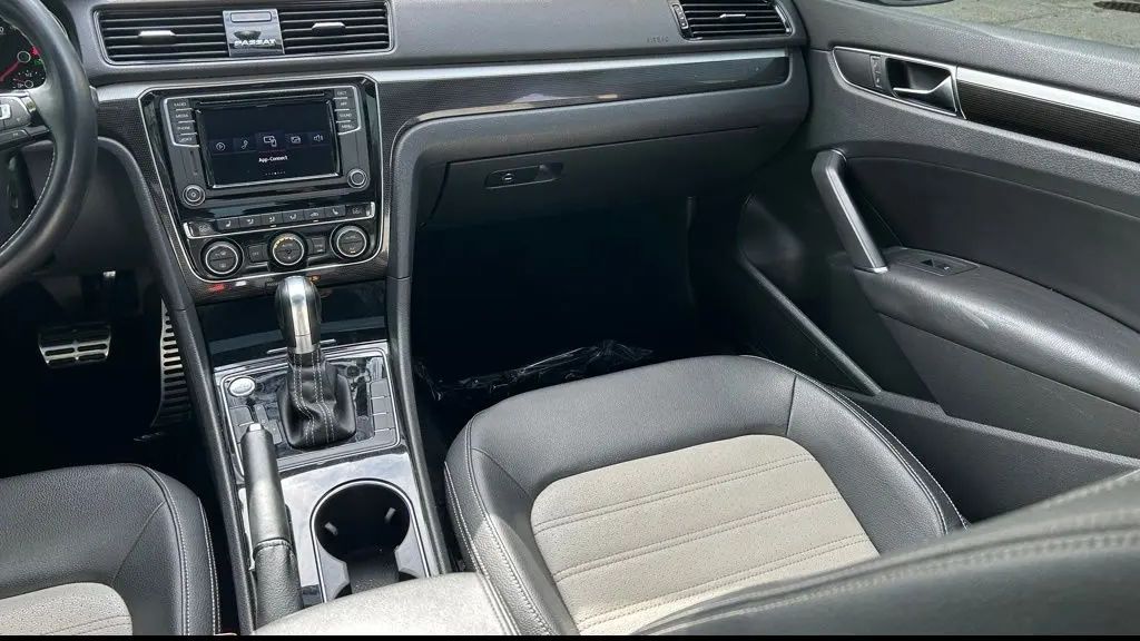 2018 Volkswagen Passat V6 GT