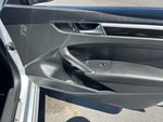 2018 Passat Thumbnail 16