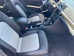 2018 Passat Thumbnail 18