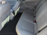 2019 Passat Thumbnail 17