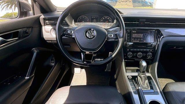 2021 Volkswagen Passat R-Line