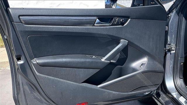 2021 Volkswagen Passat R-Line
