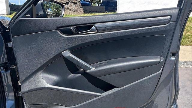 2021 Volkswagen Passat R-Line