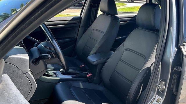 2021 Volkswagen Passat R-Line